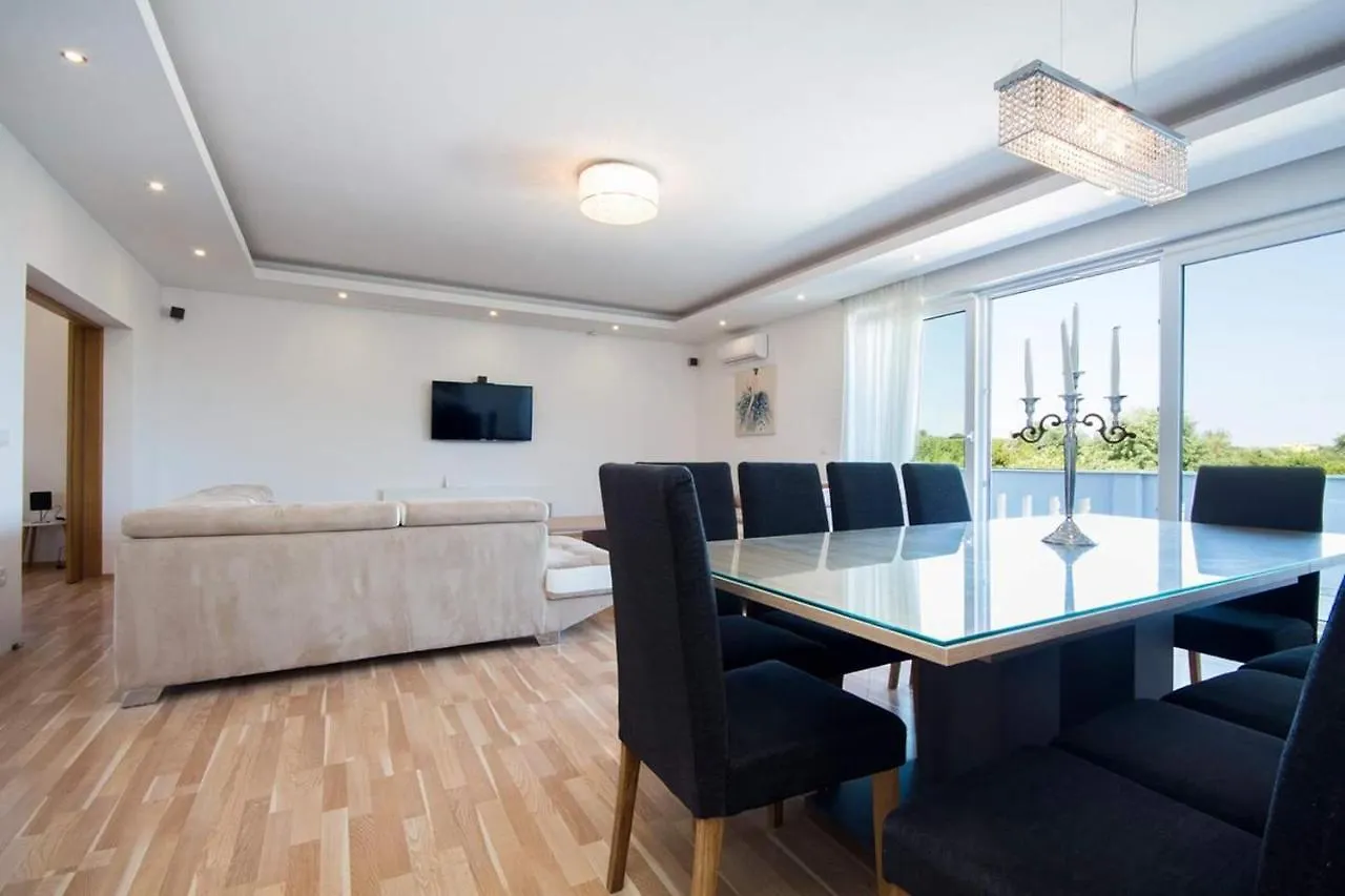**** Gasthof Apartmant & Rooms Villa Rosa Medulin Pomer Kroatien