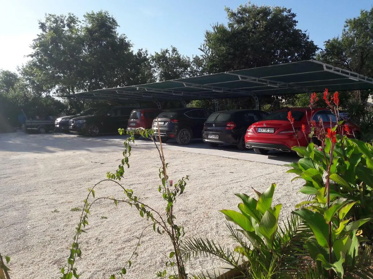 Apartmant & Rooms Villa Rosa Medulin Pomer Kroatien